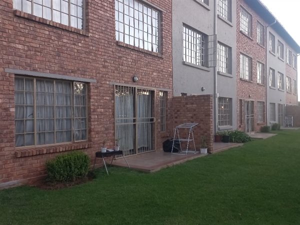 2 Bedroom Townhouse 2 Bedroom Townhouse