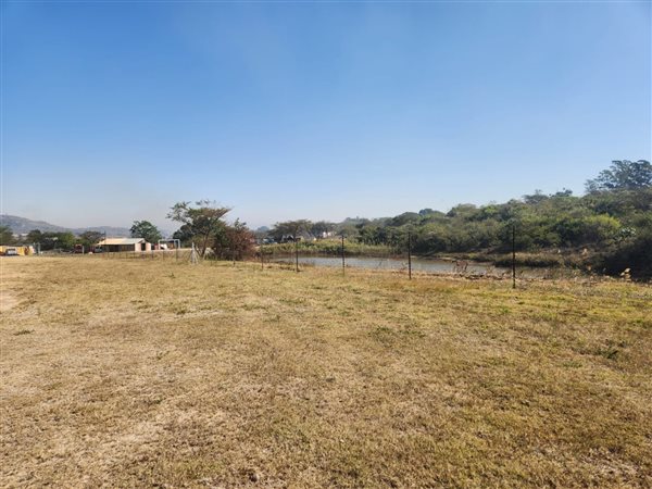 7 500 m² Land