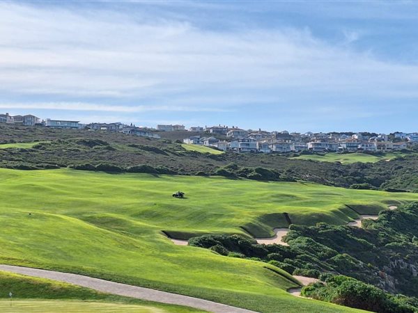 896 m² Land available in Pinnacle Point Golf Estate