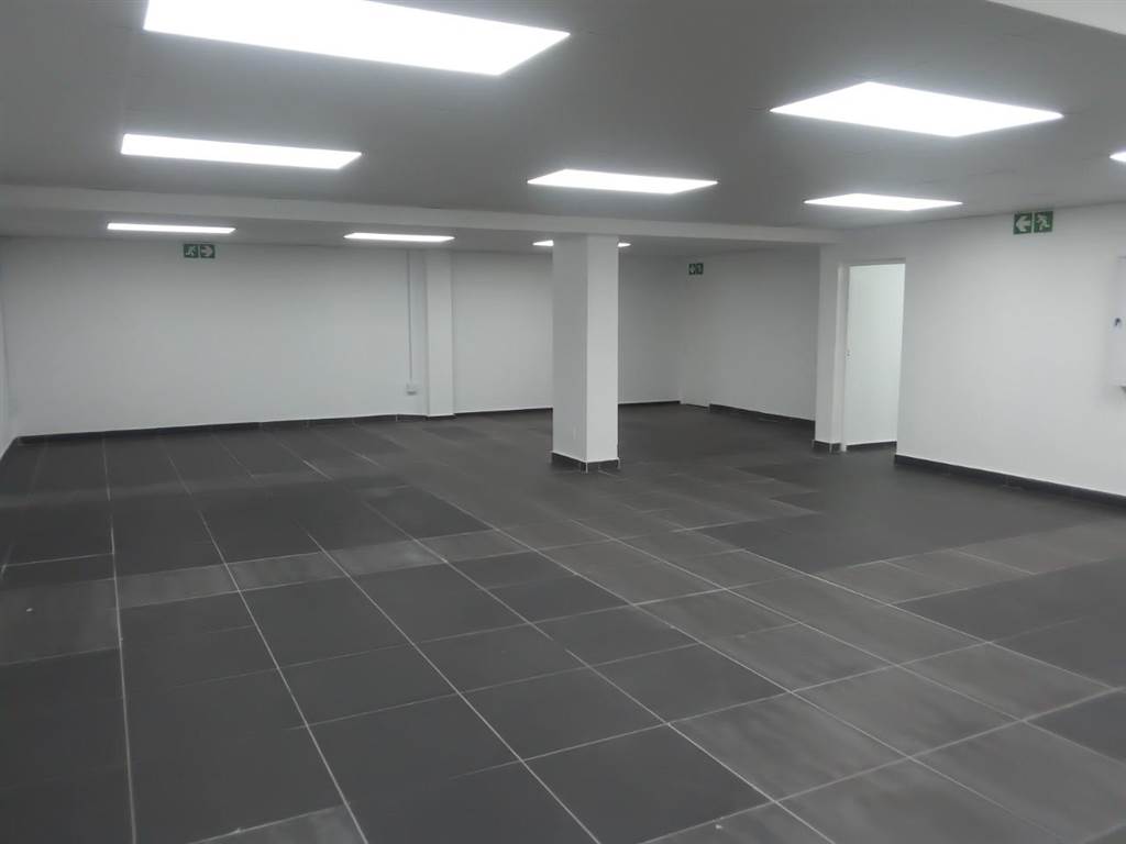 561  m² Retail Space in Pinetown Central photo number 7