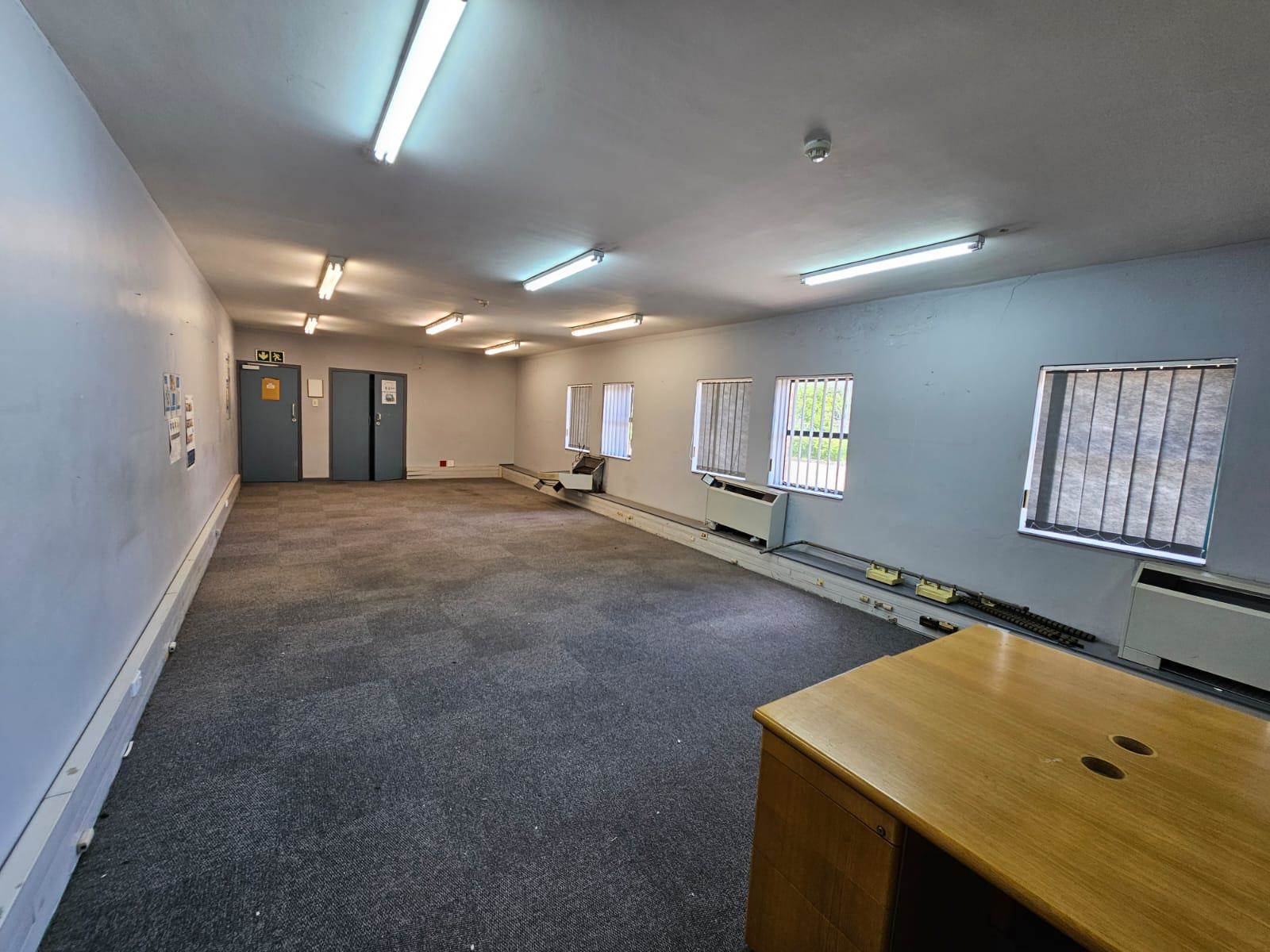 500  m² Commercial space in Somerset West Central photo number 18