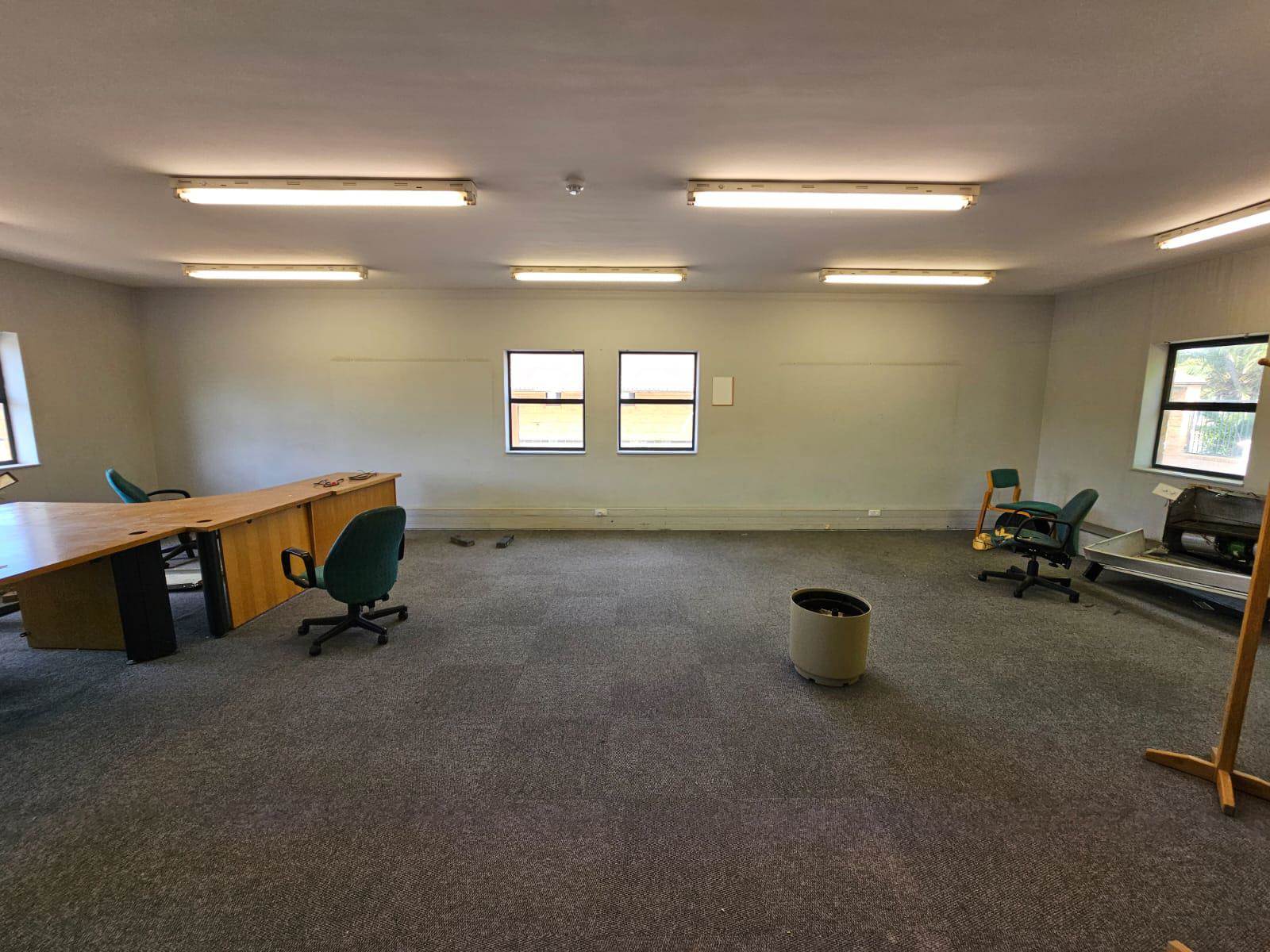 500  m² Commercial space in Somerset West Central photo number 19