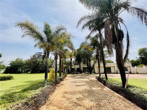 4 Bed House in Ruimsig