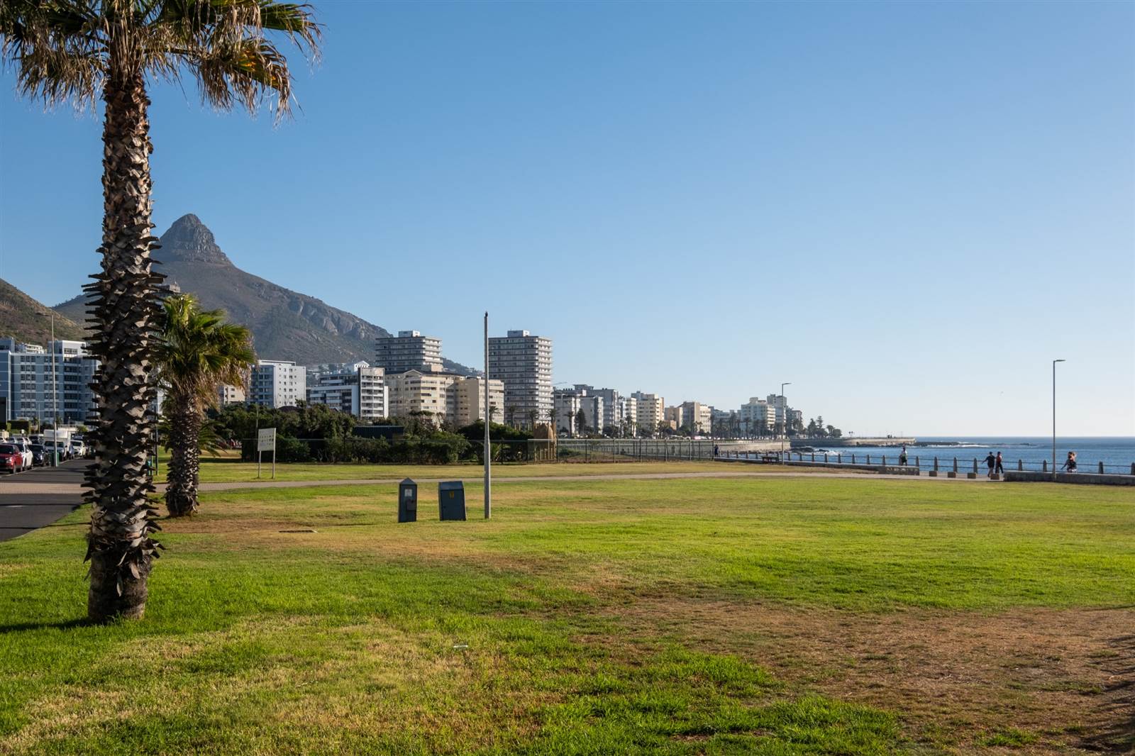 1 Bed Apartment in Mouille Point photo number 15