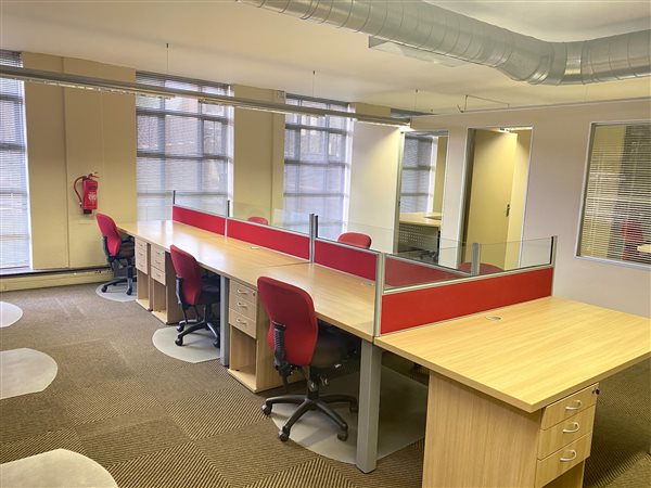 84.1  m² Office Space