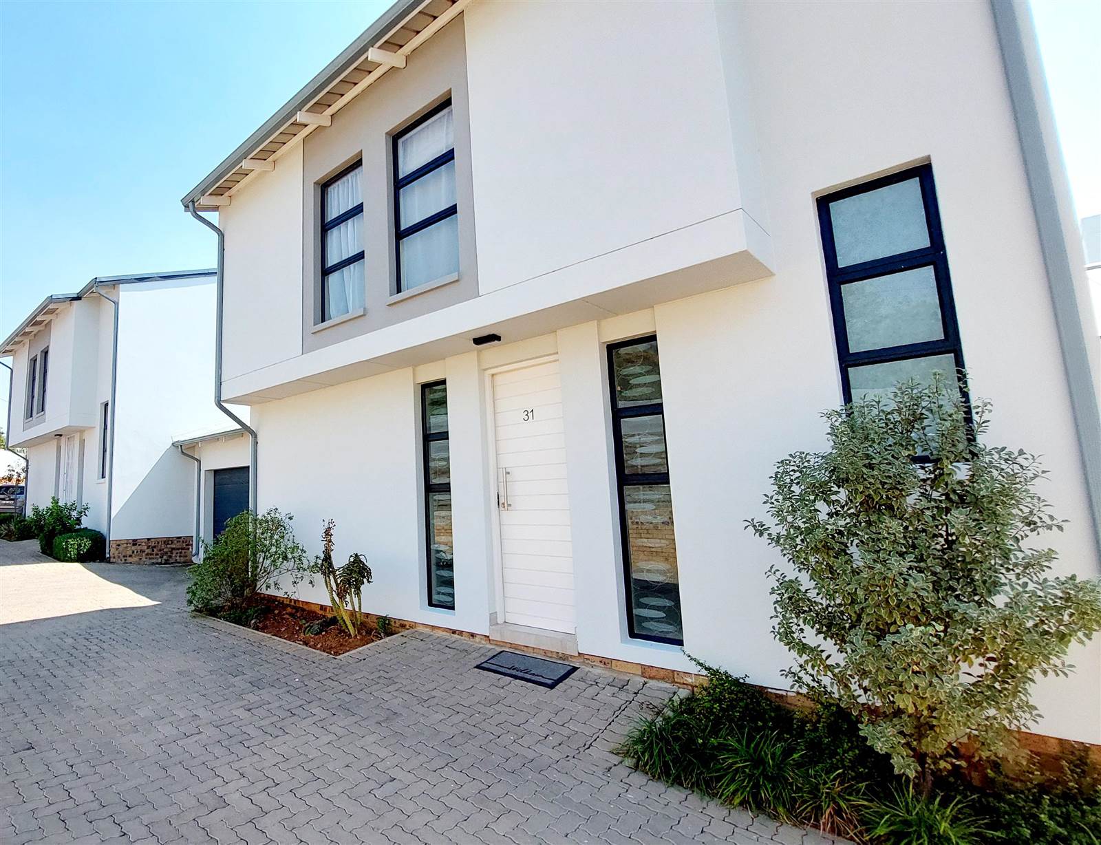 3 Bed Townhouse in Roodepoort Central photo number 29