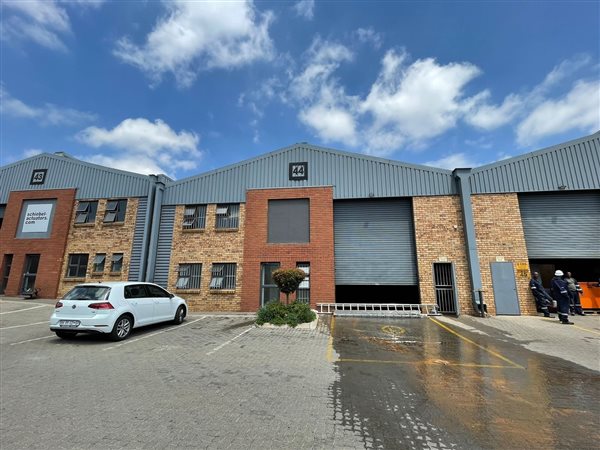 412  m² Industrial space