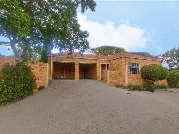 3 Bedroom Townhouse 3 Bedroom Townhouse