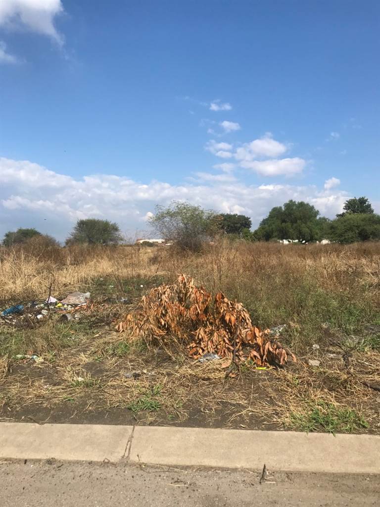 275 m² Land available in Boitekong photo number 4