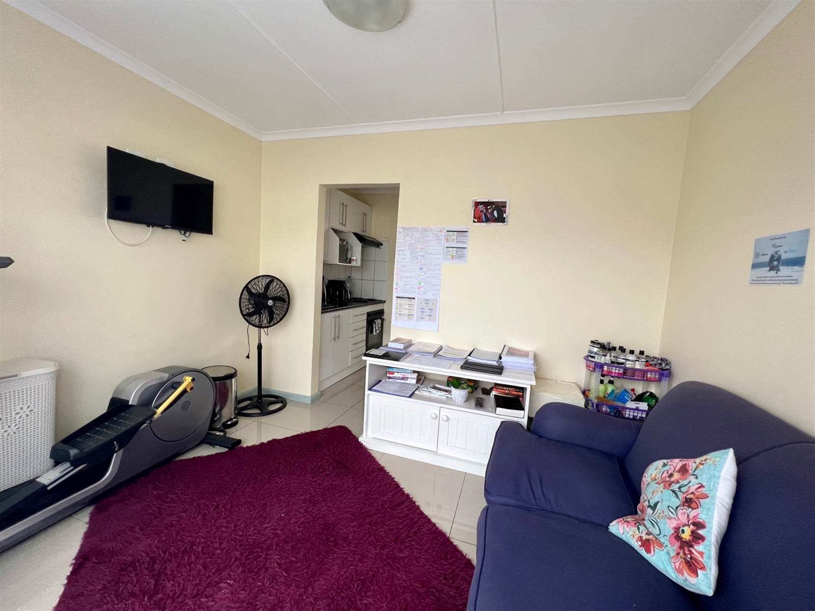 3 Bed Apartment in Grahamstown photo number 3