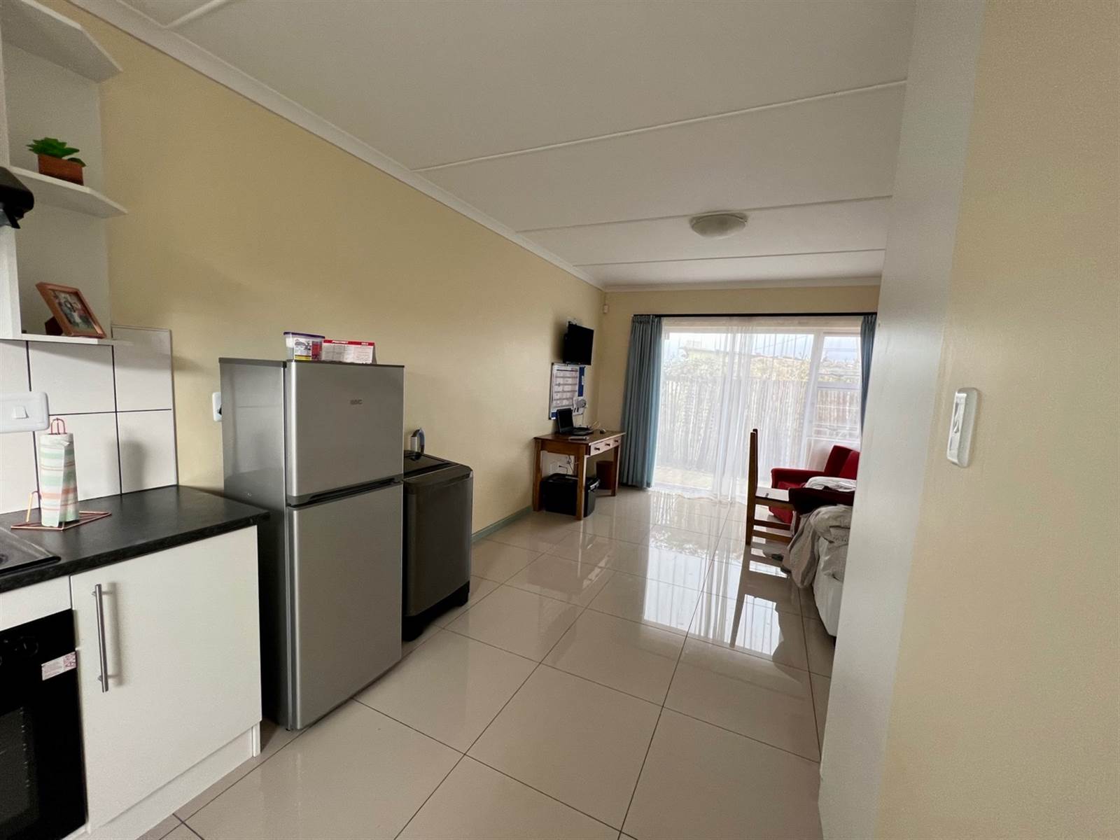 3 Bed Apartment in Grahamstown photo number 13