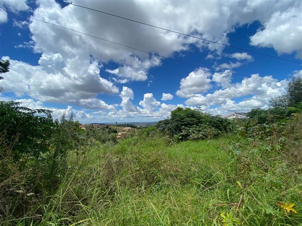 1 558 m² Land