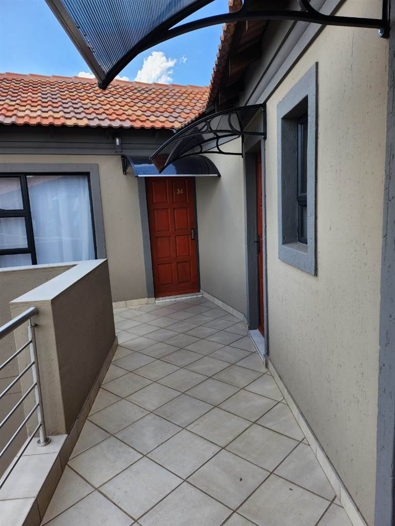 1 Bed House in Roodekop photo number 4