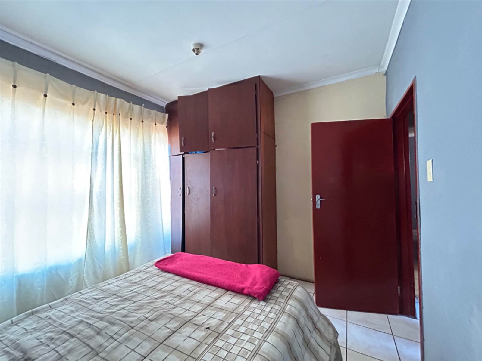 4 Bed House in Serala View photo number 20