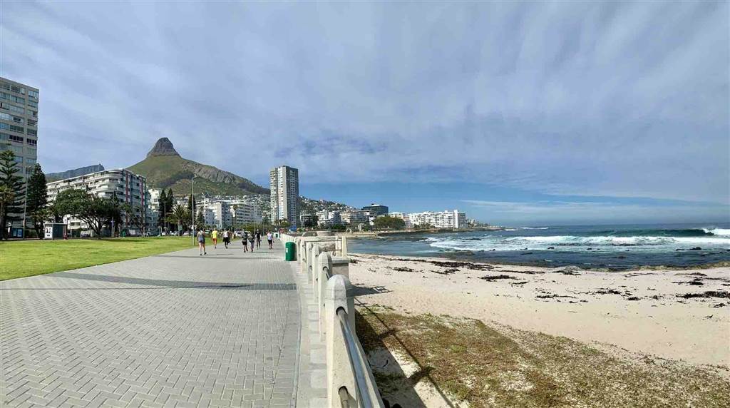 2 Bed Apartment in Sea Point photo number 29