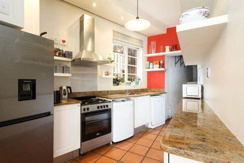 2.5 Bed Apartment in Vredehoek photo number 4