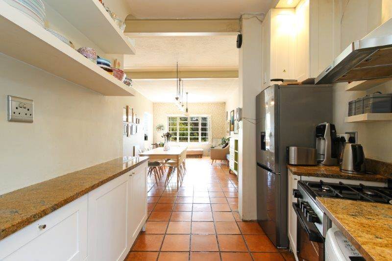 2.5 Bed Apartment in Vredehoek photo number 5