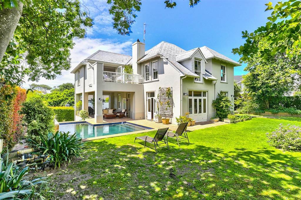 5 Bed House in Rondebosch photo number 3
