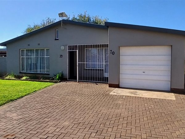 4 Bedroom House 4 Bedroom House