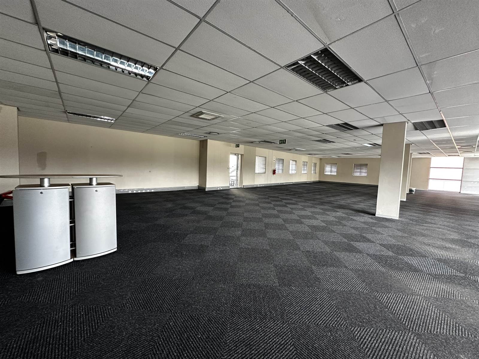 850  m² Commercial space in Bedfordview photo number 3