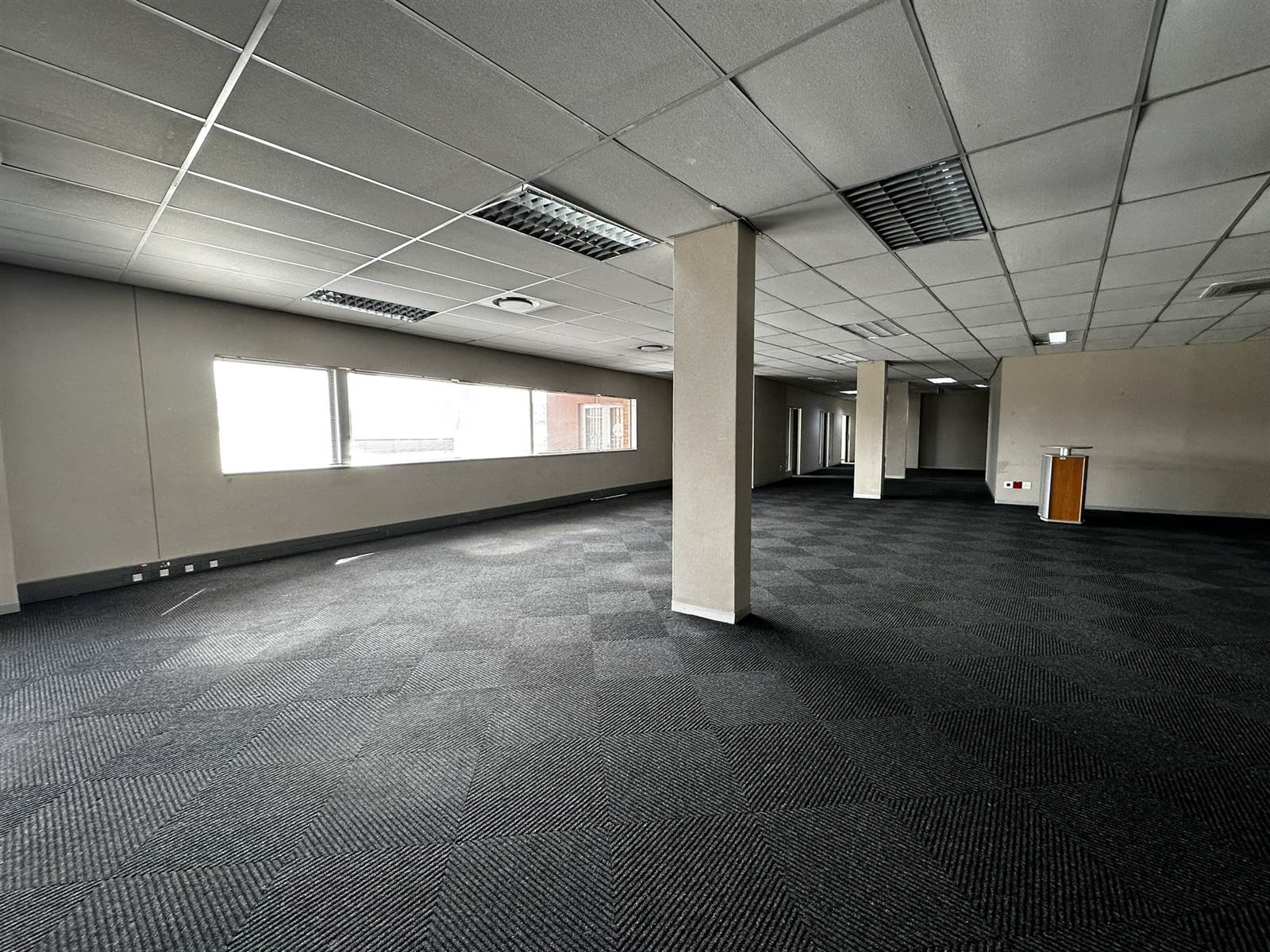 850  m² Commercial space in Bedfordview photo number 9
