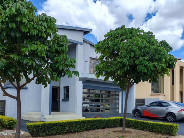 4 Bedroom House 4 Bedroom House