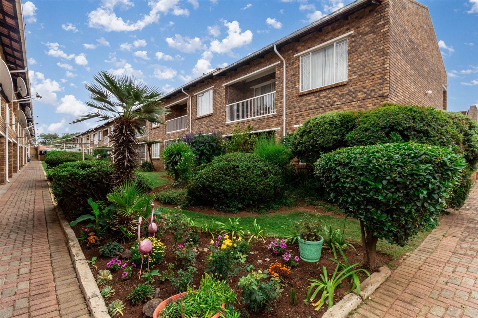 2 Bed Apartment in Krugersdorp North photo number 6