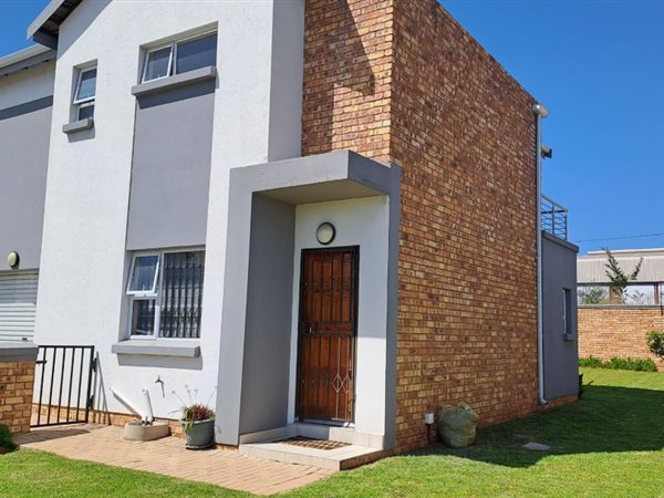 3 Bed Townhouse in Roseacre