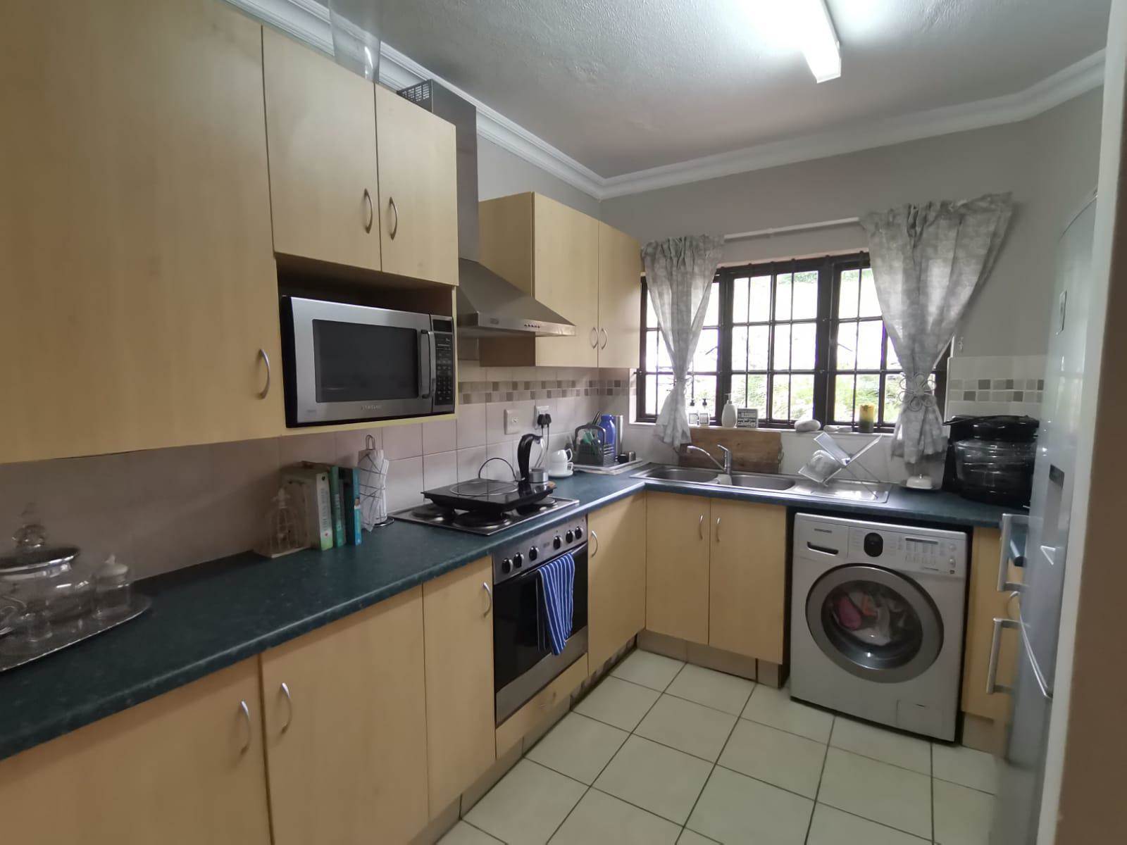 2 Bed Apartment in Howick photo number 10