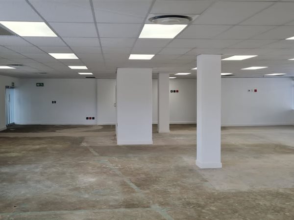 383  m² Office Space in Illovo