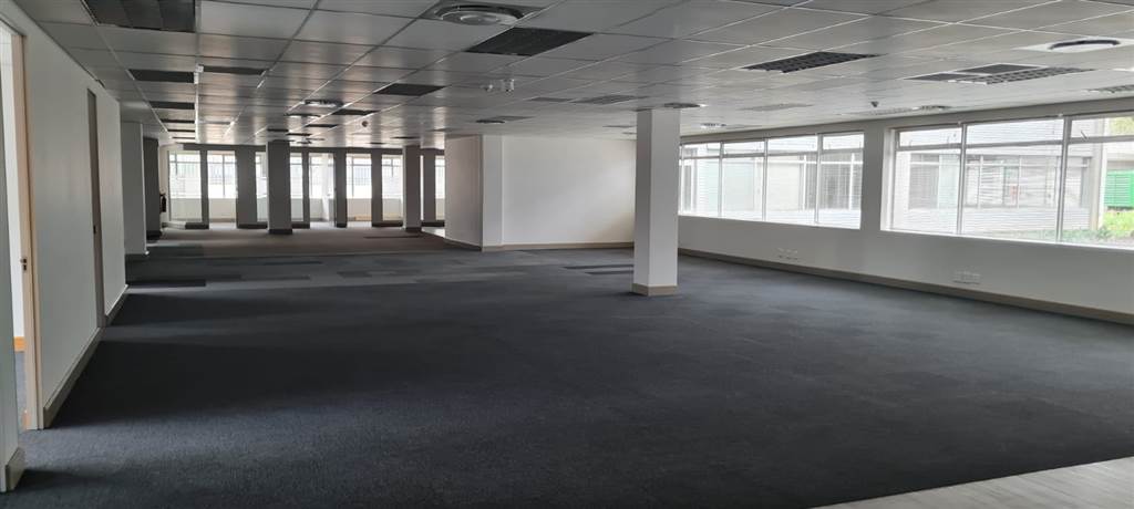 383  m² Office Space in Illovo photo number 4