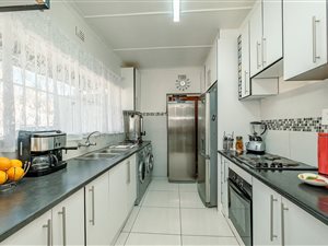 3 Bed House in Bordeaux