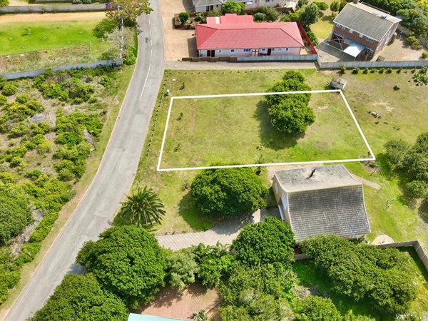 757 m² Land