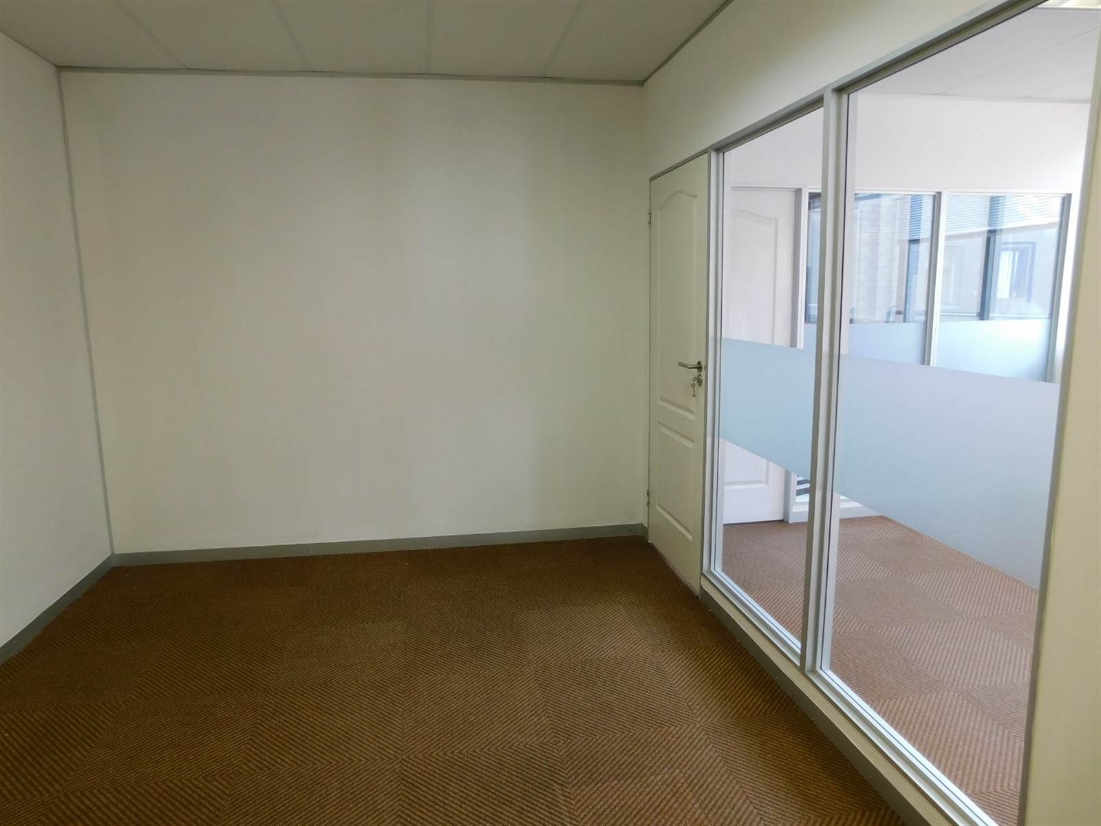 143  m² Commercial space in Rosebank photo number 7