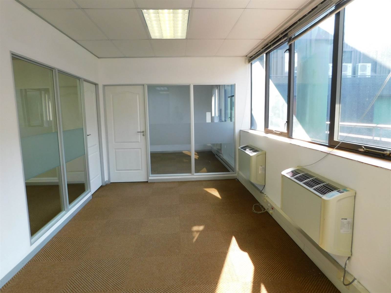 143  m² Commercial space in Rosebank photo number 4