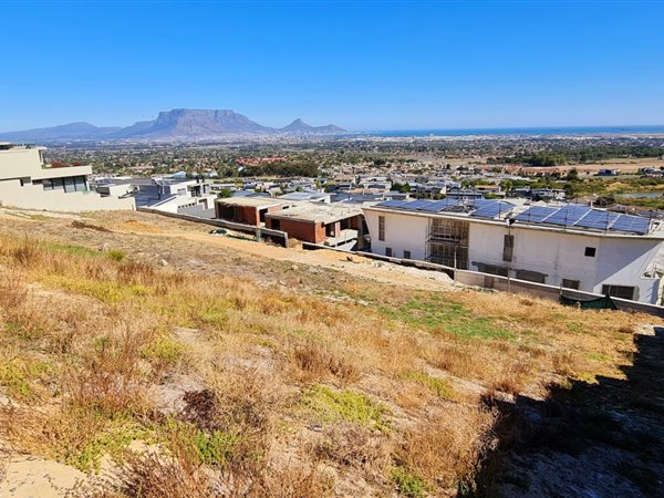 996 m² Land available in Baronetcy Estate
