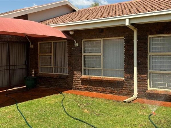 3 Bed Townhouse in Golf Park