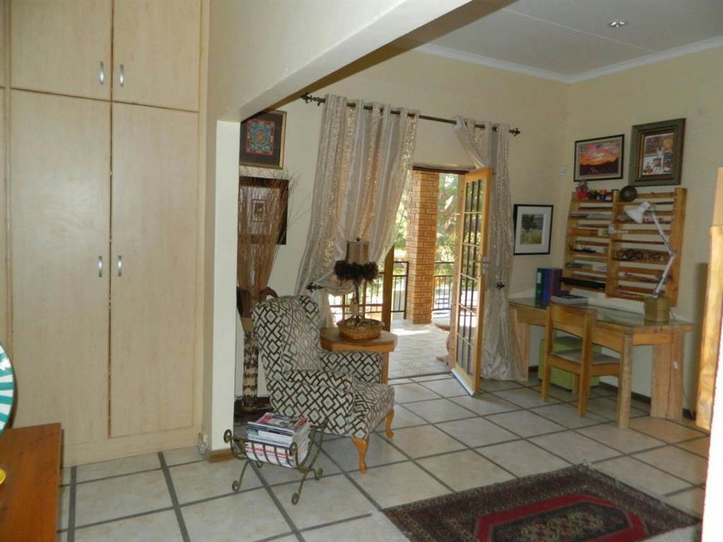 4 Bed House in Springbok photo number 16