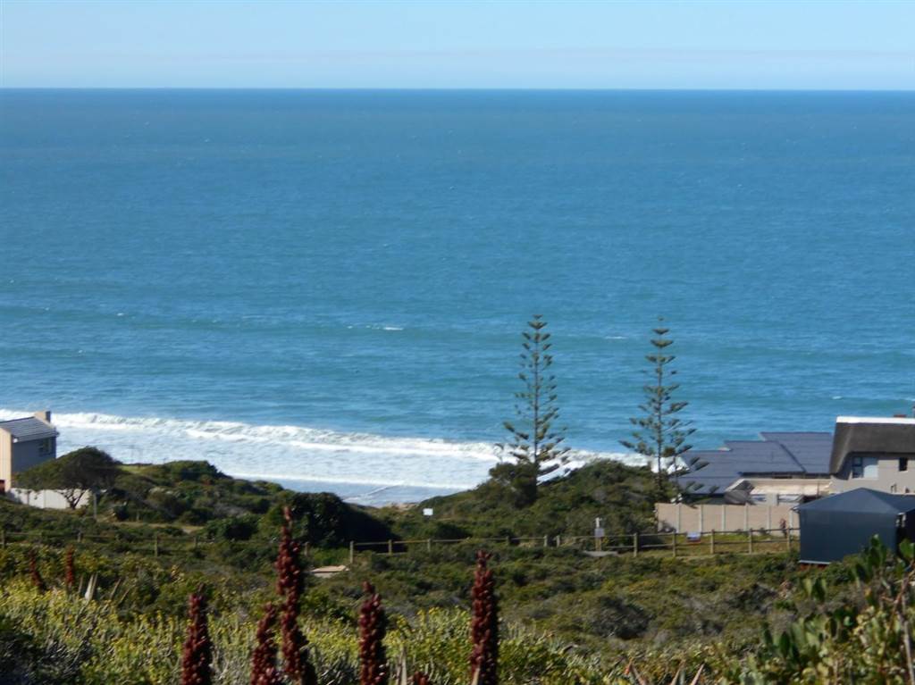 897 m² Land available in Boggomsbaai photo number 4