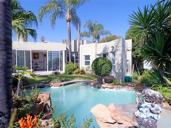 3 Bedroom Townhouse 3 Bedroom Townhouse