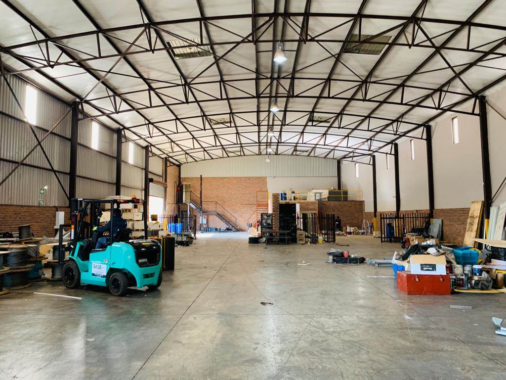 1555  m² Industrial space in Monavoni photo number 2