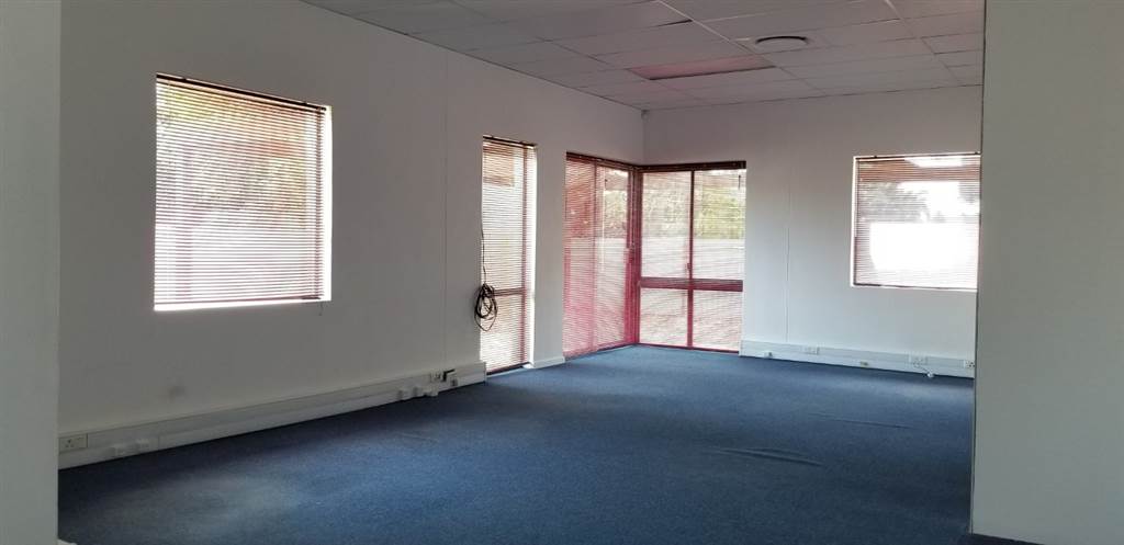 120  m² Commercial space in Tableview photo number 3