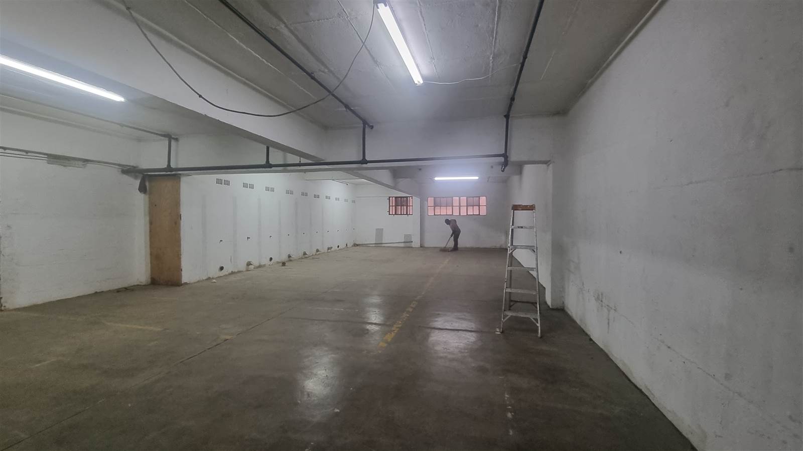 1800  m² Industrial space in Congella photo number 5