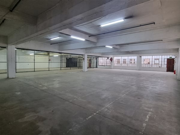1800  m² Industrial space in Congella