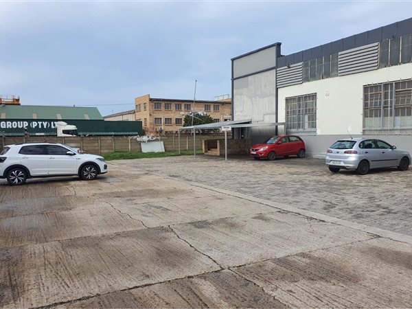 483  m² Industrial space