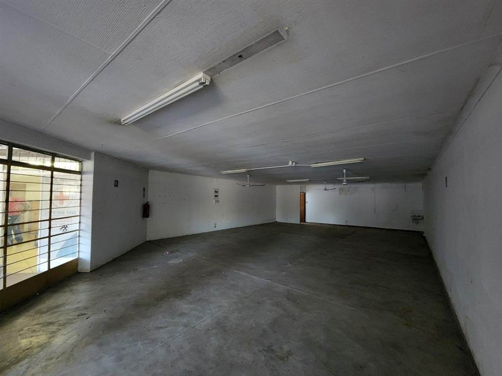 104  m² Commercial space in Hoedspruit photo number 9