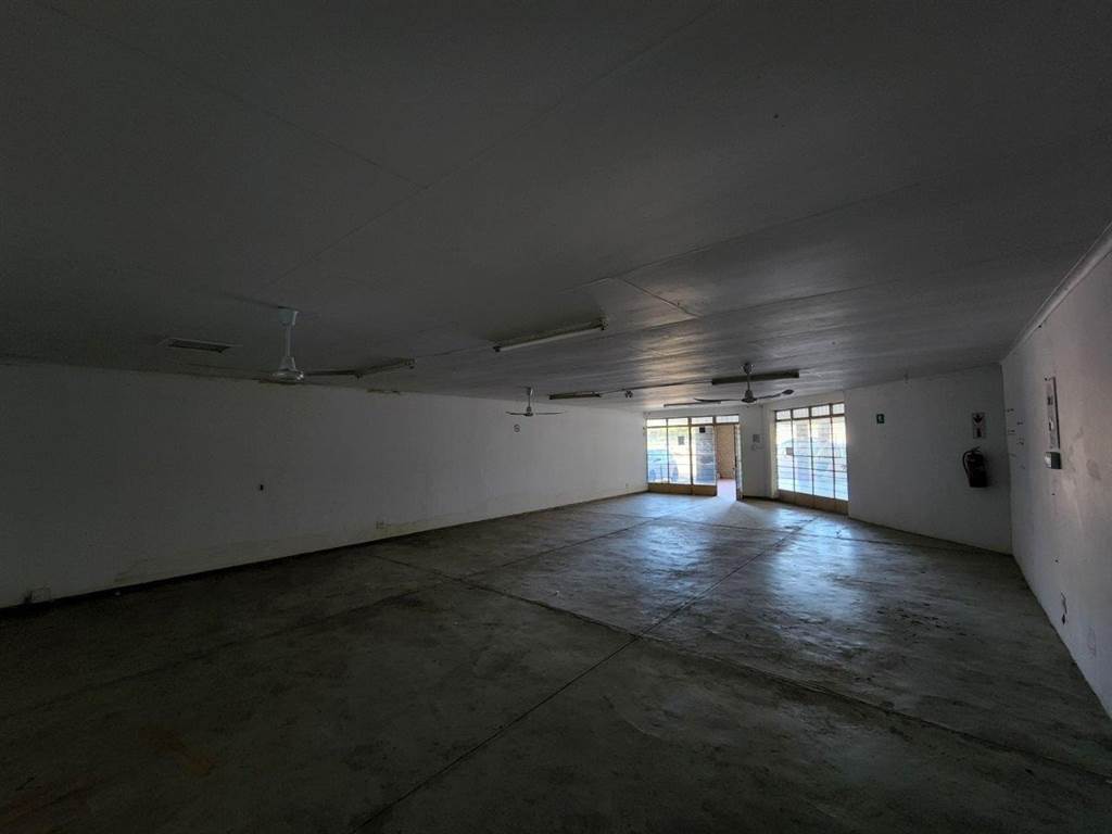 104  m² Commercial space in Hoedspruit photo number 12