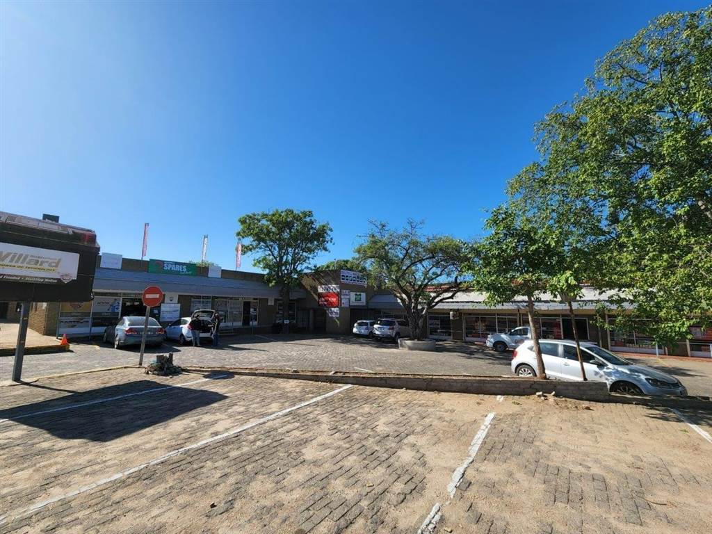 104  m² Commercial space in Hoedspruit photo number 4