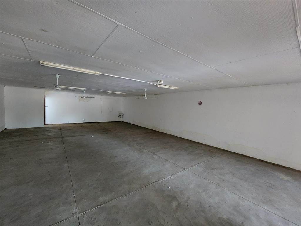 104  m² Commercial space in Hoedspruit photo number 10