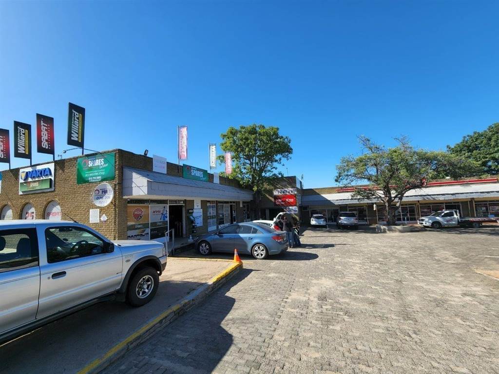 104  m² Commercial space in Hoedspruit photo number 3
